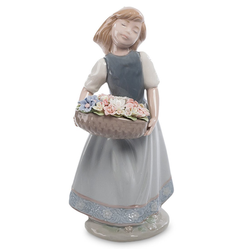 Статуэтка фарфоровая Девочка с корзиной цветов Charming Statuette Белый Розовый Серо-голубой Бежевый Зеленый в Ижевске | Loft Concept 