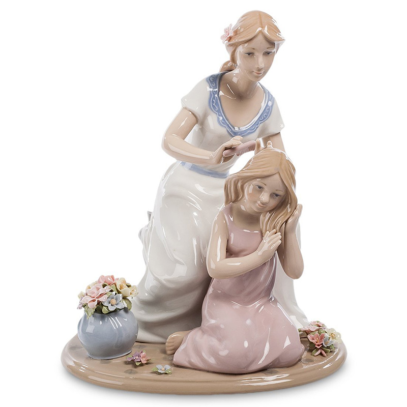 Статуэтка фарфоровая Мама с дочерью Charming Statuette Белый Розовый Серо-голубой Бежевый в Ижевске | Loft Concept 