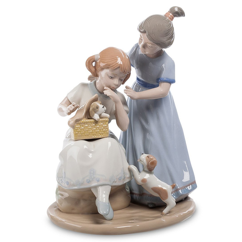 Статуэтка фарфоровая Девочки с собачками Charming Statuette Белый Бежевый Серо-голубой Серый в Ижевске | Loft Concept 