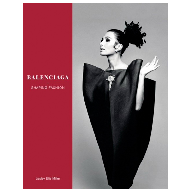 Balenciaga: Shaping Fashion  в Ижевске | Loft Concept 