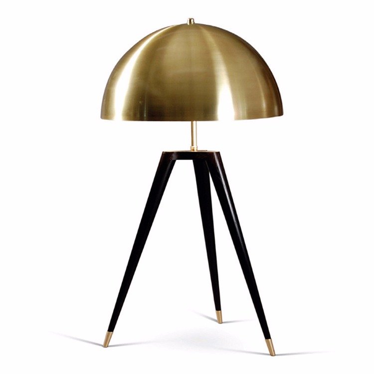 Настольная лампа Matthew Fairbank Fife Tripod Table Lamp Черный Глянцевое золото в Ижевске | Loft Concept 