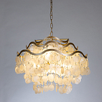 Люстра подвесная с белыми перламутровыми подвесками и изогнутыми золотистыми элементами Диаметр 60 см SHELL Chandelier варинант исполнения - 2 | Loft Concept в Ижевске