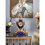 Часы настольные из темно-синего фарфора с бронзовыми фигурками и декоративными элементами Eden Garden варинант исполнения - 2 | Loft Concept в Ижевске