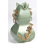 Ваза зеленого цвета из фарфора с бронзовыми ручками в виде драконов и рельефным цветочным декором Eden Garden porcelain and bronze варинант исполнения - 2 | Loft Concept в Ижевске