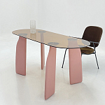 Обеденный стол со стеклянной столешницей и розовыми ножками с тканевой обивкой Wrigley варинант исполнения - 5 | Loft Concept в Ижевске