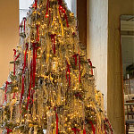 Комплект Новогодней Елки вместе с серебряной мишурой и красными лентами варинант исполнения - 1 | Loft Concept в Ижевске