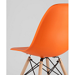 Пластиковый стул на ножках из массива бука Eames Orange варинант исполнения - 3 | Loft Concept в Ижевске