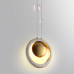 Подвесной светильник с бежевым текстурным кольцом и латунным шаром в центре Tactile  варинант исполнения - 7 | Loft Concept в Ижевске