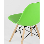 Пластиковый стул на ножках из массива бука Eames Light Green варинант исполнения - 3 | Loft Concept в Ижевске
