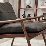 Кресло c каркасом из массива дерева и мягкой кожаной обивкой Walnut Armchair варинант исполнения - 6 | Loft Concept в Ижевске