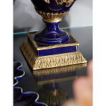 Подсвечник из темно-синего фарфора с бронзовыми элементами и цветами Eden Garden варинант исполнения - 6 | Loft Concept в Ижевске