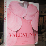 Подарочная Книга Valentino: Themes and Variations варинант исполнения - 3 | Loft Concept в Ижевске