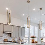 Подвесной светильник золотого цвета с двумя вытянутыми овальными рамками в форме скрепки Eurofase варинант исполнения - 8 | Loft Concept в Ижевске