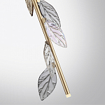 Подвесной светильник с золотистой вертикальной трубкой и декоративными прозрачными листьями из стекла Sylva  варинант исполнения - 8 | Loft Concept в Ижевске