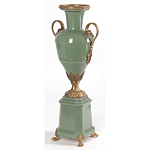 Ваза зеленого цвета из фарфора на высокой подставке с бронзовыми ручками Eden Garden porcelain and bronze варинант исполнения - 2 | Loft Concept в Ижевске