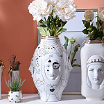 Ваза с декоративными лицами и графическими элементами в виде сердец и символов Faces of Imagination варинант исполнения - 5 | Loft Concept в Ижевске