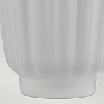 Настольная лампа с белым конусным абажуром и ребристым керамическим основанием Quintiesse варинант исполнения - 6 | Loft Concept в Ижевске