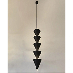 Подвесной светильник светодиодный в виде ряда черных металлических конусов  Herringbone варинант исполнения - 1 | Loft Concept в Ижевске