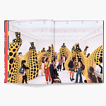 Книга по искусству Yayoi Kusama: I Spend Each Day Embracing Flowers варинант исполнения - 4 | Loft Concept в Ижевске