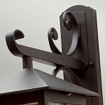 Настенный фонарь черного цвета в форме фонаря с решетчатым плафоном и фактурным стеклом Elstead Lighting варинант исполнения - 2 | Loft Concept в Ижевске