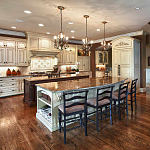 Люстра с подвесками из прозрачного стекла на кованом каркасе бронзового цвета в классическом стиле Quoizel варинант исполнения - 15 | Loft Concept в Ижевске