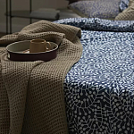 Постельное белье темно-синего цвета с рисунком Blossom Essence Sophie варинант исполнения - 7 | Loft Concept в Ижевске