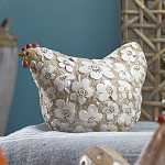 Статуэтка курица с резными белыми цветами на бежевой фактурной поверхности Rustic Chicken варинант исполнения - 3 | Loft Concept в Ижевске