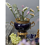 Ваза темно-синяя фарфоровая на бронзовой подставке с ажурным ободком и изогнутыми ручками Eden Garden варинант исполнения - 4 | Loft Concept в Ижевске