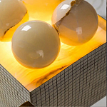 Настольная лампа с основанием из 24 выточенных сферических камней Through Stone варинант исполнения - 5 | Loft Concept в Ижевске