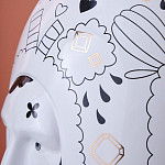 Ваза с декоративными лицами и графическими элементами в виде сердец и символов Faces of Imagination варинант исполнения - 9 | Loft Concept в Ижевске