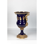 Ваза темно-синего цвета из фарфора с бронзовыми ручками в виде фигур Eden Garden porcelain and bronze варинант исполнения - 1 | Loft Concept в Ижевске