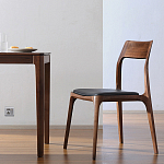 Стул деревянный с мягким сиденьем из черной натуральной кожи Moon Walnut Furniture варинант исполнения - 5 | Loft Concept в Ижевске