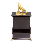 Часы настольные с декором в виде волка из натурального камня Офиокальцит Wolf Stone Clock варинант исполнения - 4 | Loft Concept в Ижевске