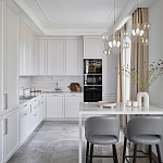 Подвесной светильник со стеклянными плафоном в виде шара и золотыми деталями & Coombes варинант исполнения - 4 | Loft Concept в Ижевске