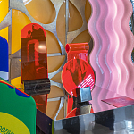 Настольное дизайнерское зеркало Poltronova Vanitas Rosso Franci Mirror and Photo Holder варинант исполнения - 7 | Loft Concept в Ижевске