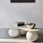 Дизайнерский журнальный стол с изогнутой столешницей на круглых ножках Rigilyr варинант исполнения - 1 | Loft Concept в Ижевске