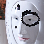 Ваза с декоративными лицами и графическими элементами в виде сердец и символов Faces of Imagination варинант исполнения - 6 | Loft Concept в Ижевске