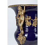 Ваза темно-синего цвета из фарфора с бронзовыми ручками в виде фигур Eden Garden porcelain and bronze варинант исполнения - 6 | Loft Concept в Ижевске