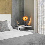 Настольная лампа с круглым деревянным отражателем и черным цилиндрическим плафоном Accord Lighting варинант исполнения - 7 | Loft Concept в Ижевске