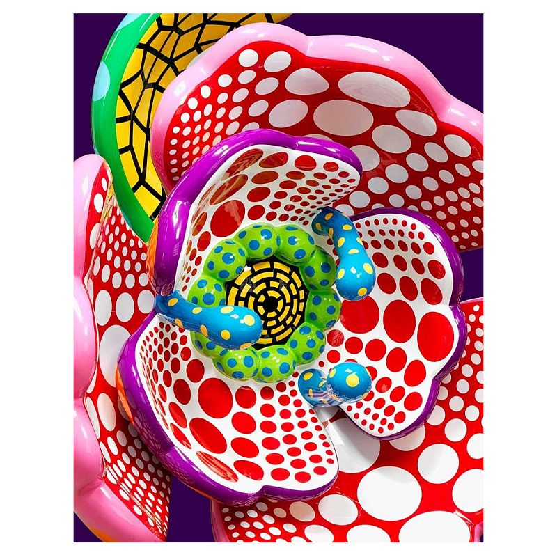 Книга по искусству Yayoi Kusama: I Spend Each Day Embracing Flowers  в Ижевске | Loft Concept 