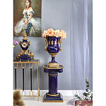 Ваза темно-синего цвета из фарфора с бронзовыми ручками в виде фигур Eden Garden porcelain and bronze варинант исполнения - 9 | Loft Concept в Ижевске