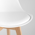 Стул с основой из пластика и мягким сиденьем Arvika White варинант исполнения - 7 | Loft Concept в Ижевске