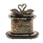 Часы настольные из натурального камня с декором в виде двух лебедей Swans Stone Clock варинант исполнения - 3 | Loft Concept в Ижевске