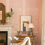 Обои ручная роспись Jharokha Arches Original colourway on pink painted Xuan paper варинант исполнения - 2 | Loft Concept в Ижевске