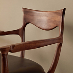 Кушетка с деревянным каркасом и сиденьем из коричневой натуральной кожи Moon Walnut Furniture варинант исполнения - 3 | Loft Concept в Ижевске