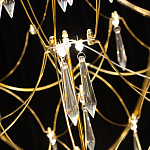 Люстра подвесная с изогнутым металлическим каркасом и множеством хрустальных подвесок Золото Диаметр 80 см Quasar варинант исполнения - 2 | Loft Concept в Ижевске