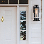 Настенный фонарь цилиндрической формы с рифленым стеклом в золотом каркасе на черном прямоугольном основании Eurofase варинант исполнения - 7 | Loft Concept в Ижевске