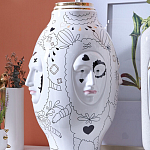 Ваза с декоративными лицами и графическими элементами в виде сердец и символов Faces of Imagination варинант исполнения - 7 | Loft Concept в Ижевске