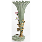 Ваза зеленая фарфоровая с волнистым краем с бронзовой фигуркой журавля Eden Garden  варинант исполнения - 2 | Loft Concept в Ижевске