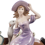 Статуэтка фарфоровая Девушка с автомобилем Charming Statuette варинант исполнения - 1 | Loft Concept в Ижевске